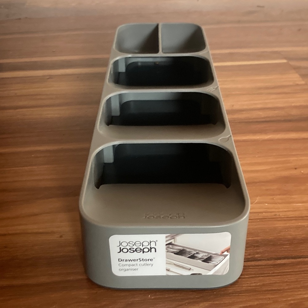 Joseph Joseph Gray Compact Cutlery Organizer